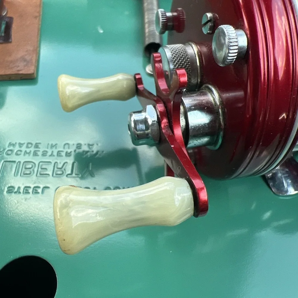 ABU Ambassadeur 5000 Casting Reel Red‎ Vintage with Original Case Sweden